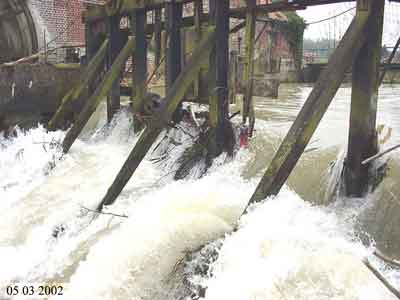 inondation_moulinsnick050320022.jpg (11691 octets)